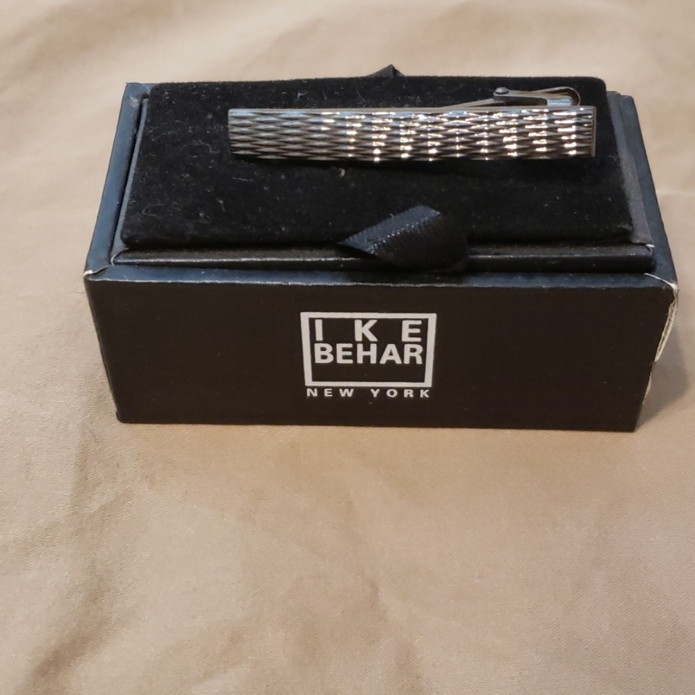 Tie clip